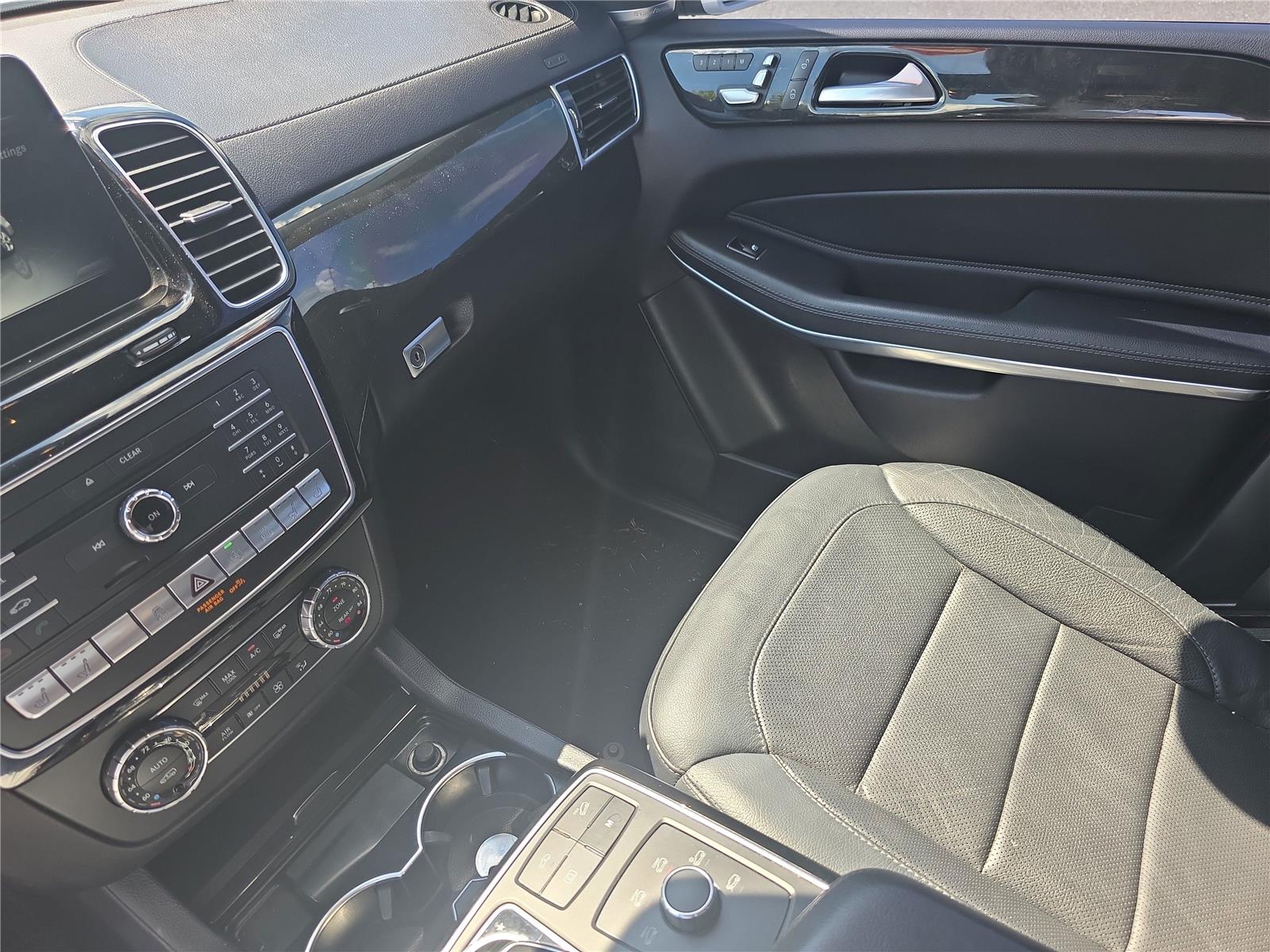 2017 Mercedes Benz GLS 550 4MATIC photo 27