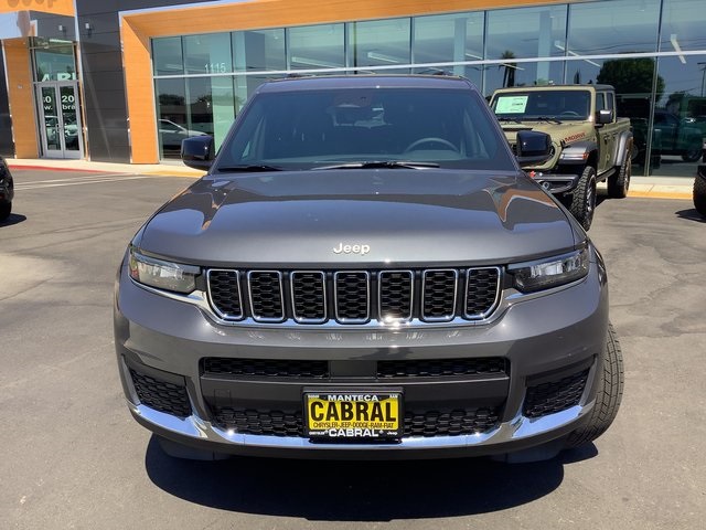 2025 Jeep Grand Cherokee Laredo X photo 4