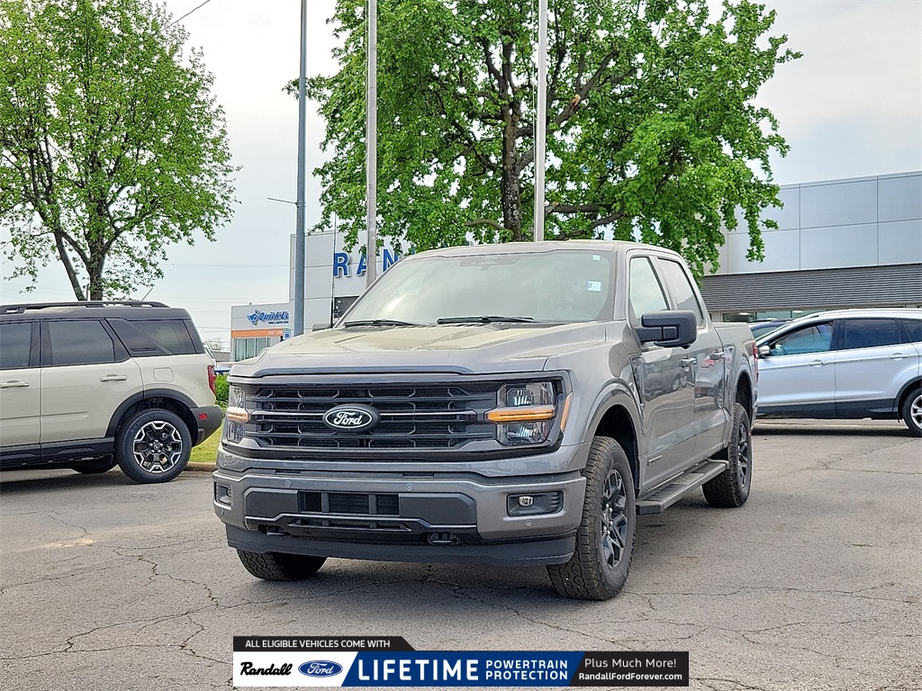 2025 Ford F-150 XLT photo 2
