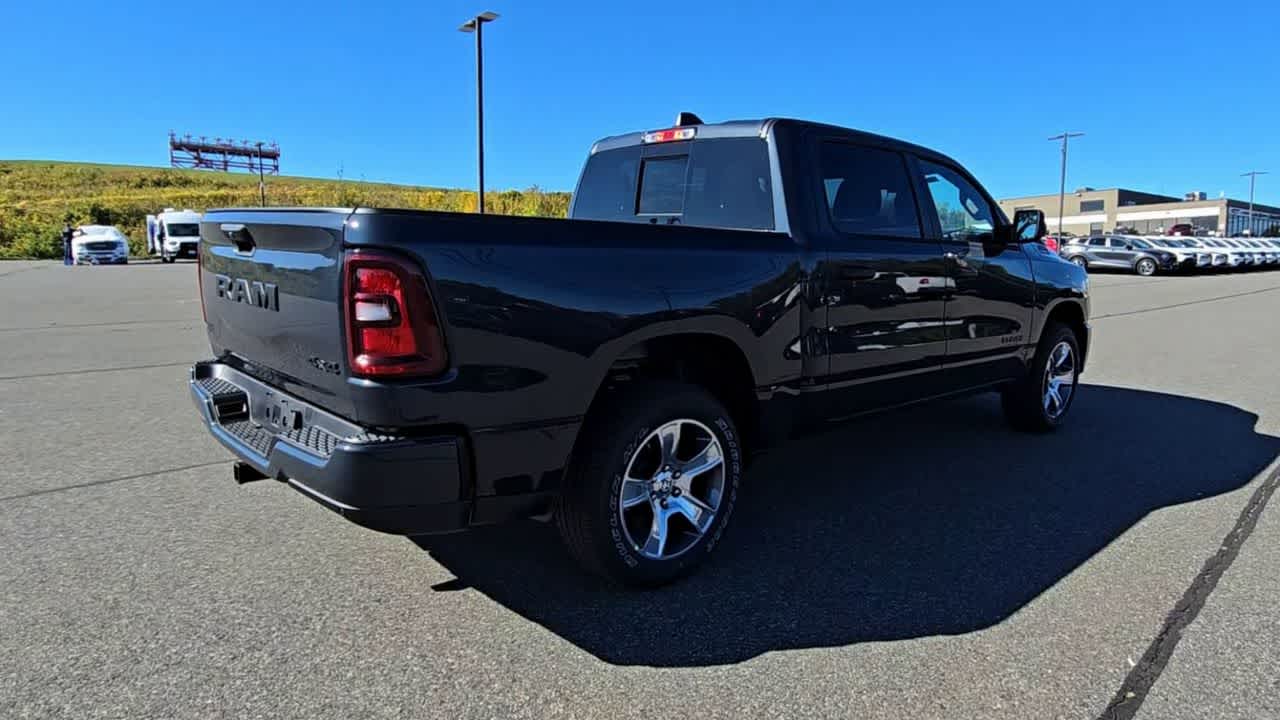 2025 Ram 1500 Tradesman photo 3
