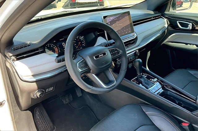 2023 Jeep Compass Limited photo 13