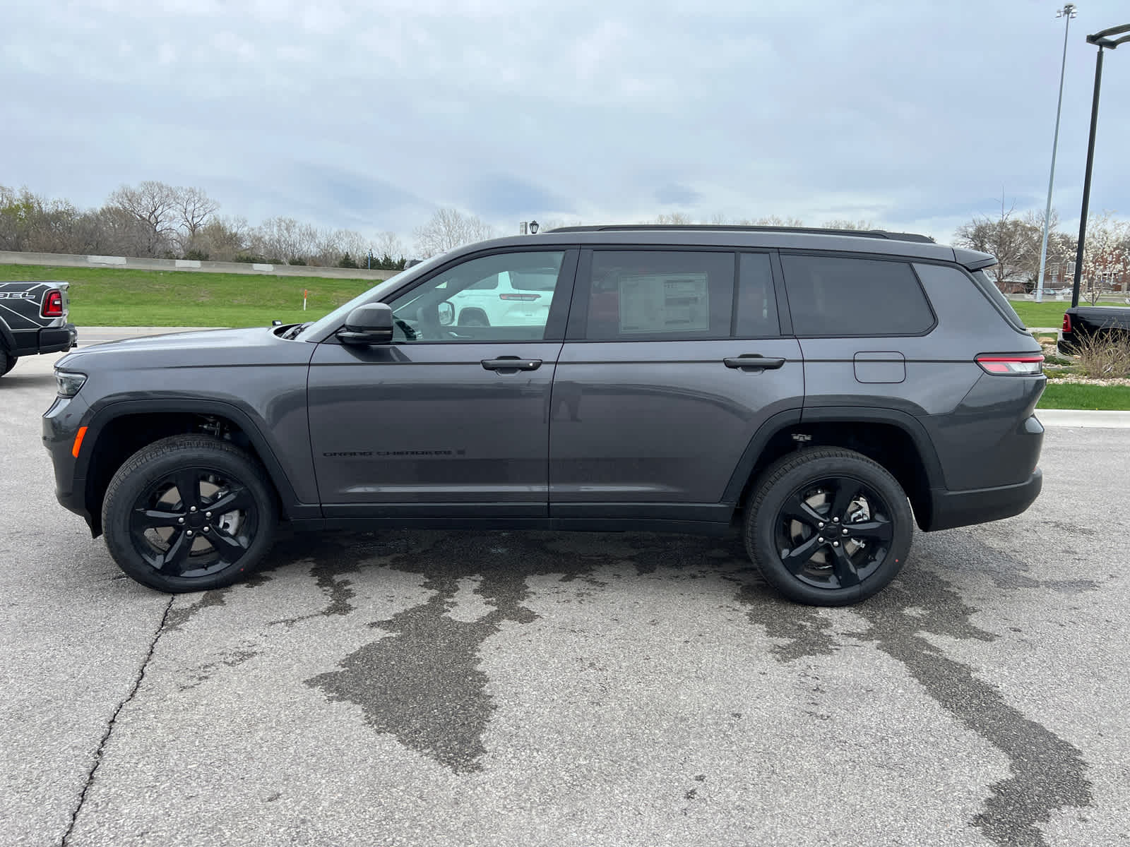 2025 Jeep Grand Cherokee Limited photo 4