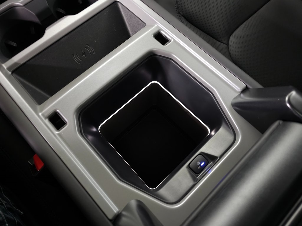 2025 LAND ROVER DEFENDER - Image 34