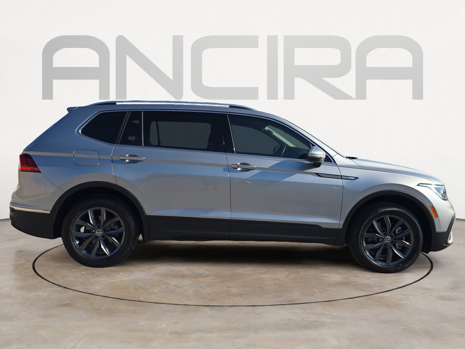 2023 Volkswagen Tiguan SE photo 11