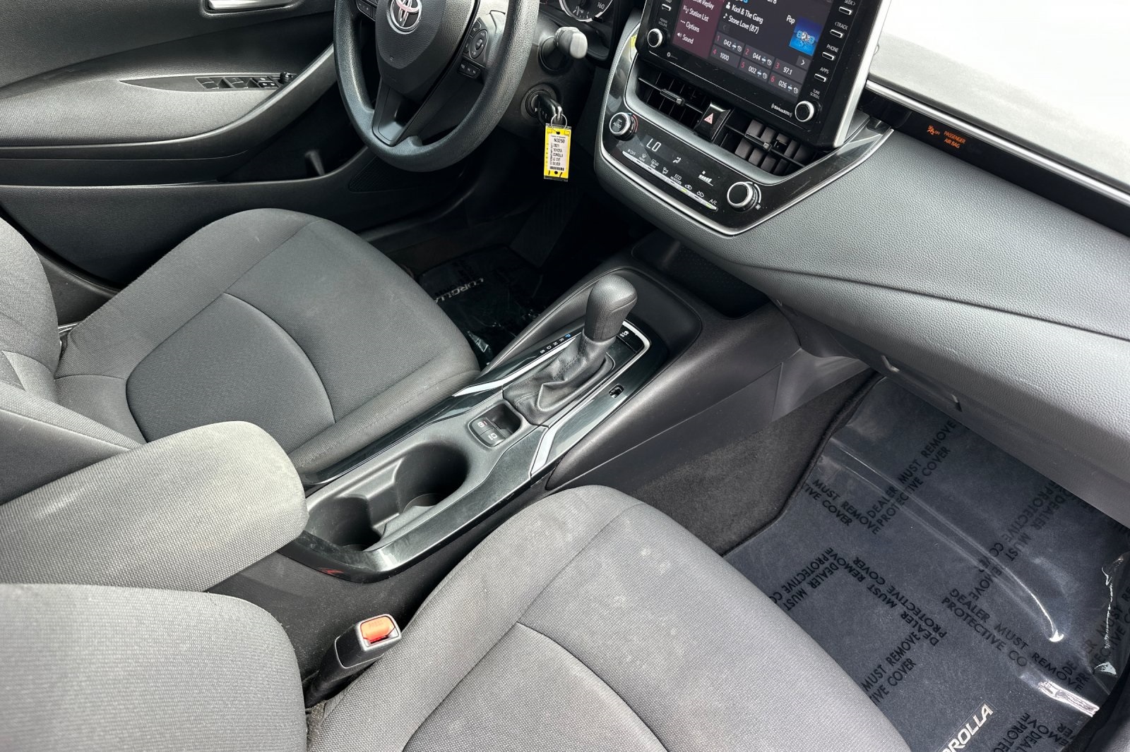 2021 Toyota Corolla LE photo 11