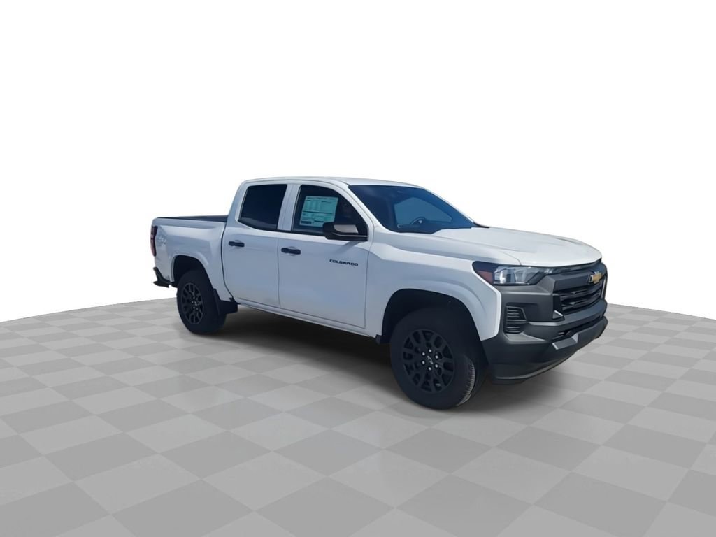 2025 Chevrolet Colorado LT photo 2