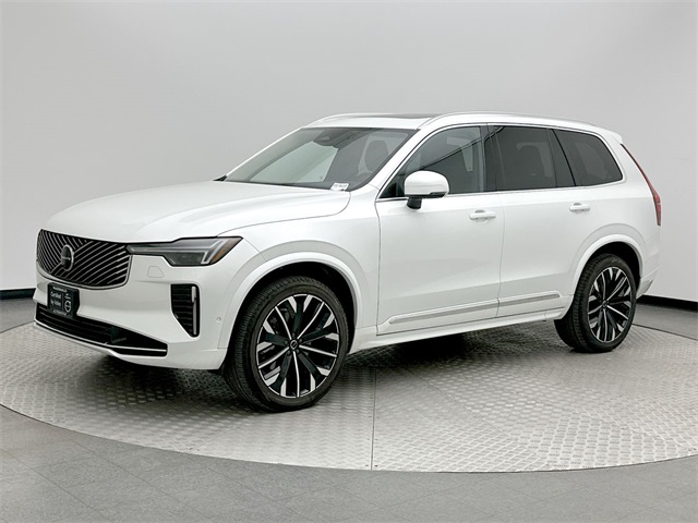 2025 Volvo XC90 Plus's photo