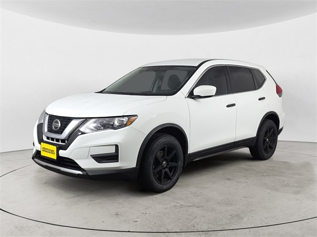 2018 Nissan Rogue S's photo