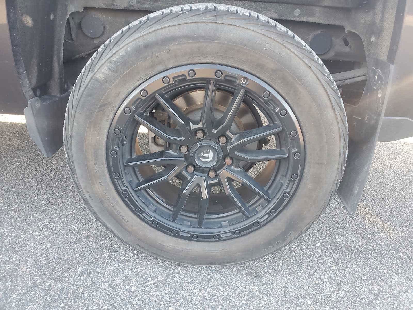 2014 Chevrolet Silverado LT photo 4