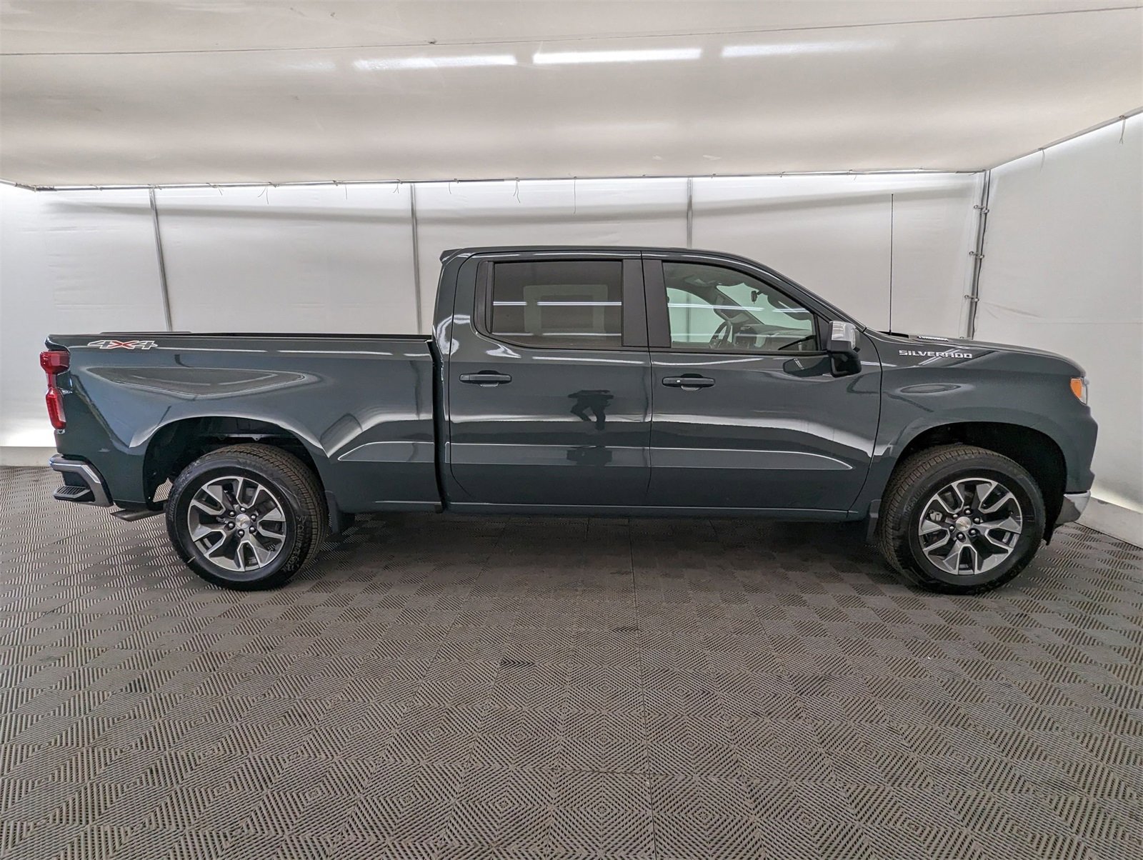 2025 Chevrolet Silverado 1500 LT photo 7