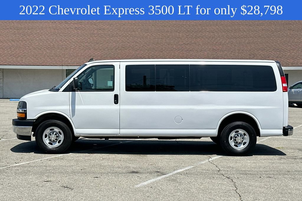 2022 Chevrolet Express Passenger 3500 photo 5