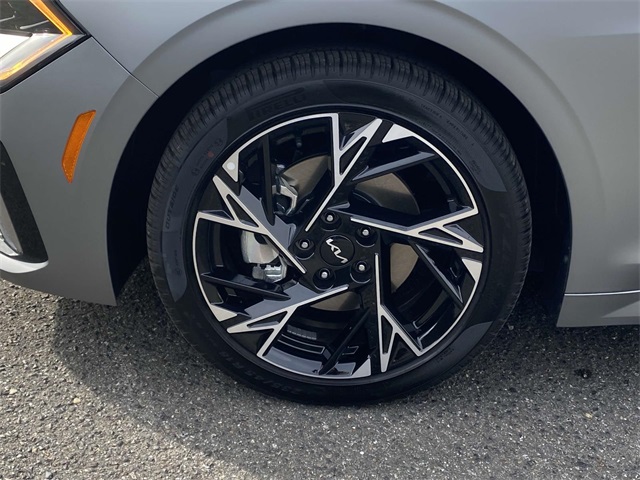 2025 Kia K5 GT-Line photo 8