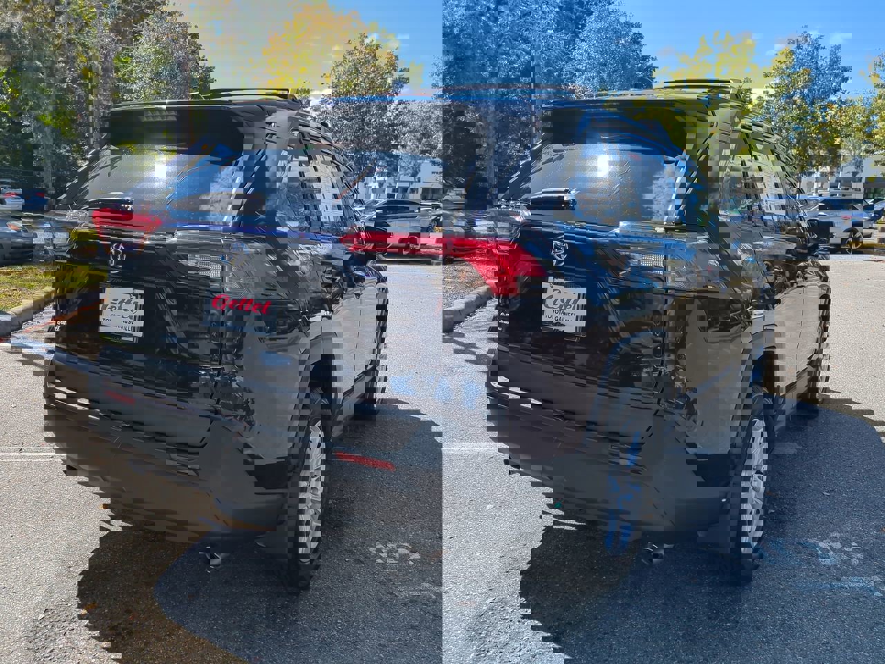 2021 Toyota RAV4 XLE photo 2