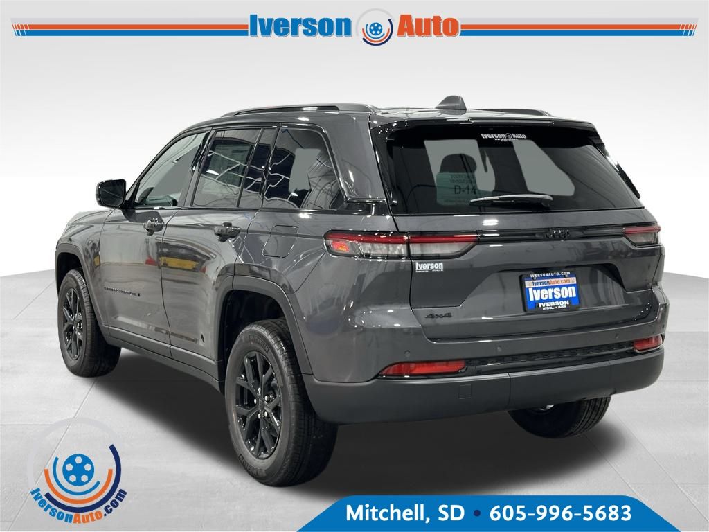 2025 Jeep Grand Cherokee Altitude X photo 2