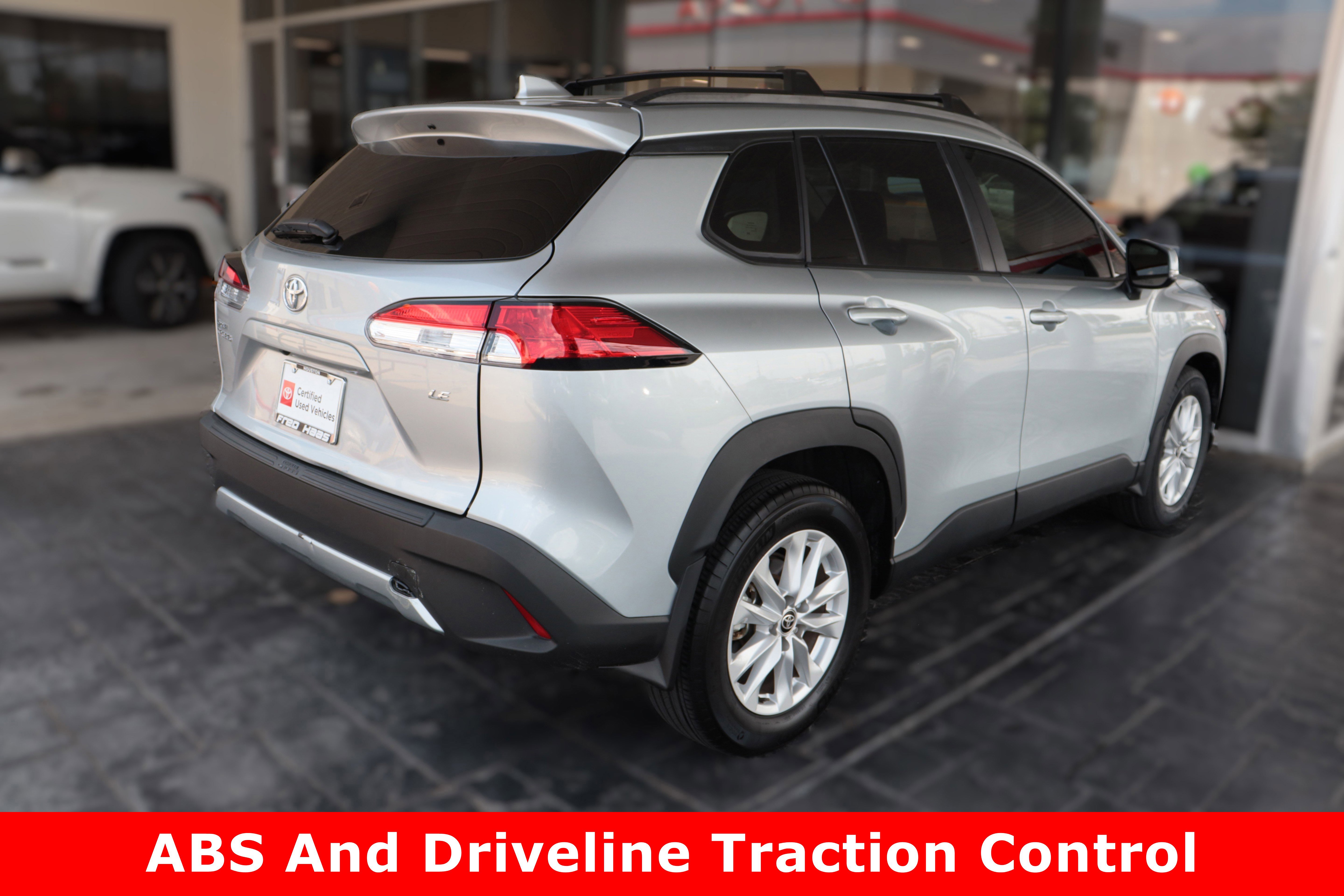 2024 Toyota Corolla Cross LE photo 7