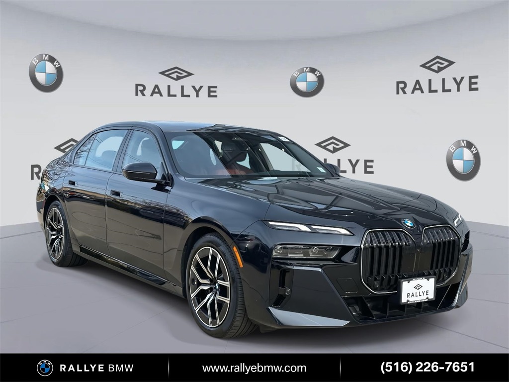 2025 BMW 7 Series 740i's photo