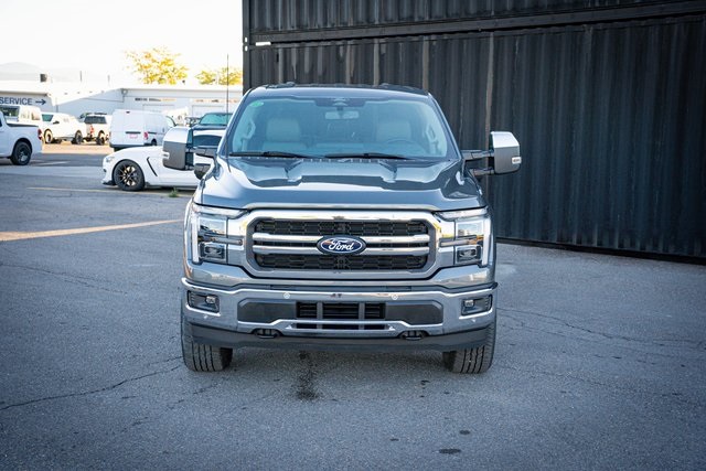 2025 Ford F-150 Lariat photo 2