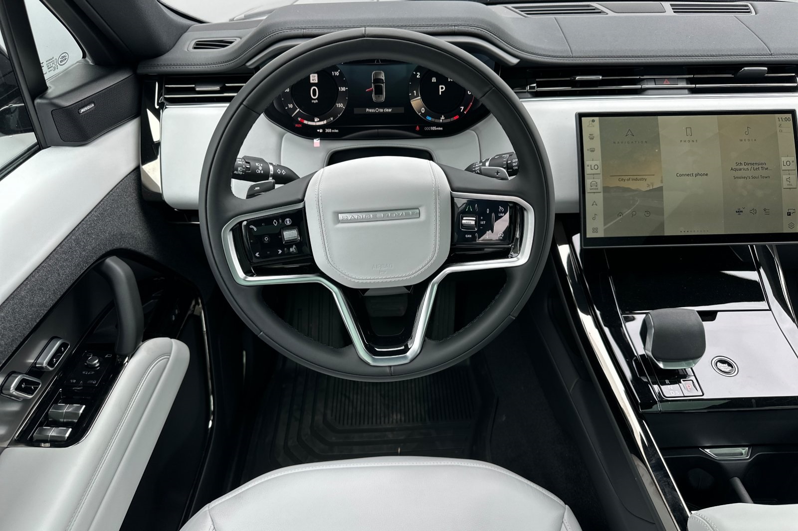 2025 Land Rover Range Rover Sport P360 S photo 16