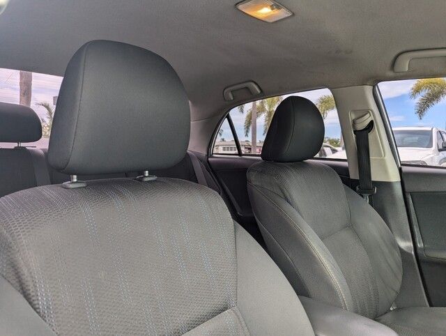 2013 Toyota Corolla S photo 25