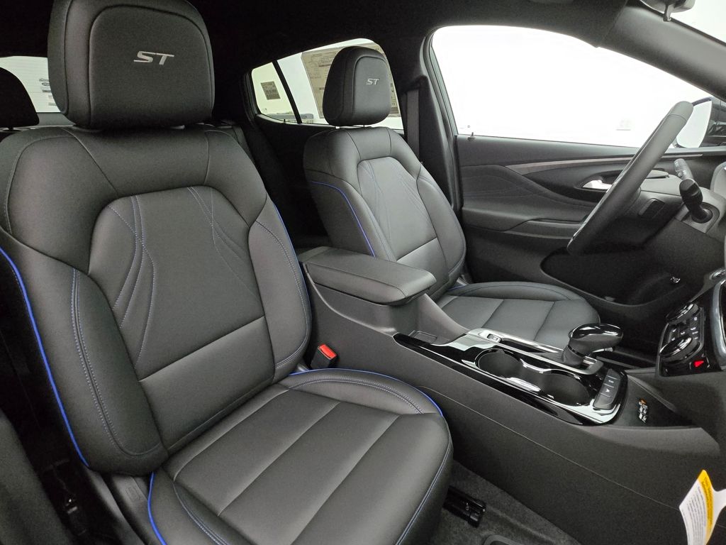 2025 Buick Envista ST photo 31