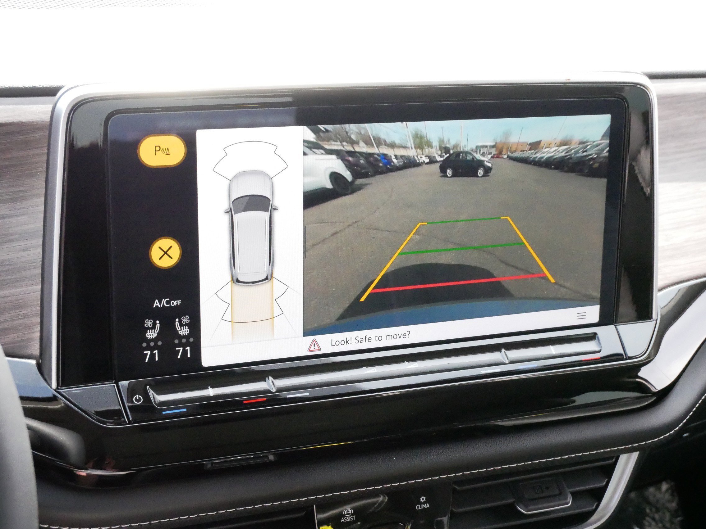 2024 Volkswagen Atlas SE photo 30