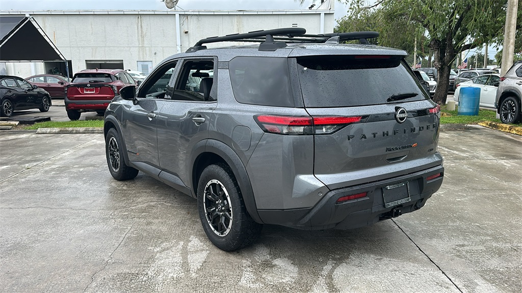 2023 Nissan Pathfinder Rock Creek photo 2