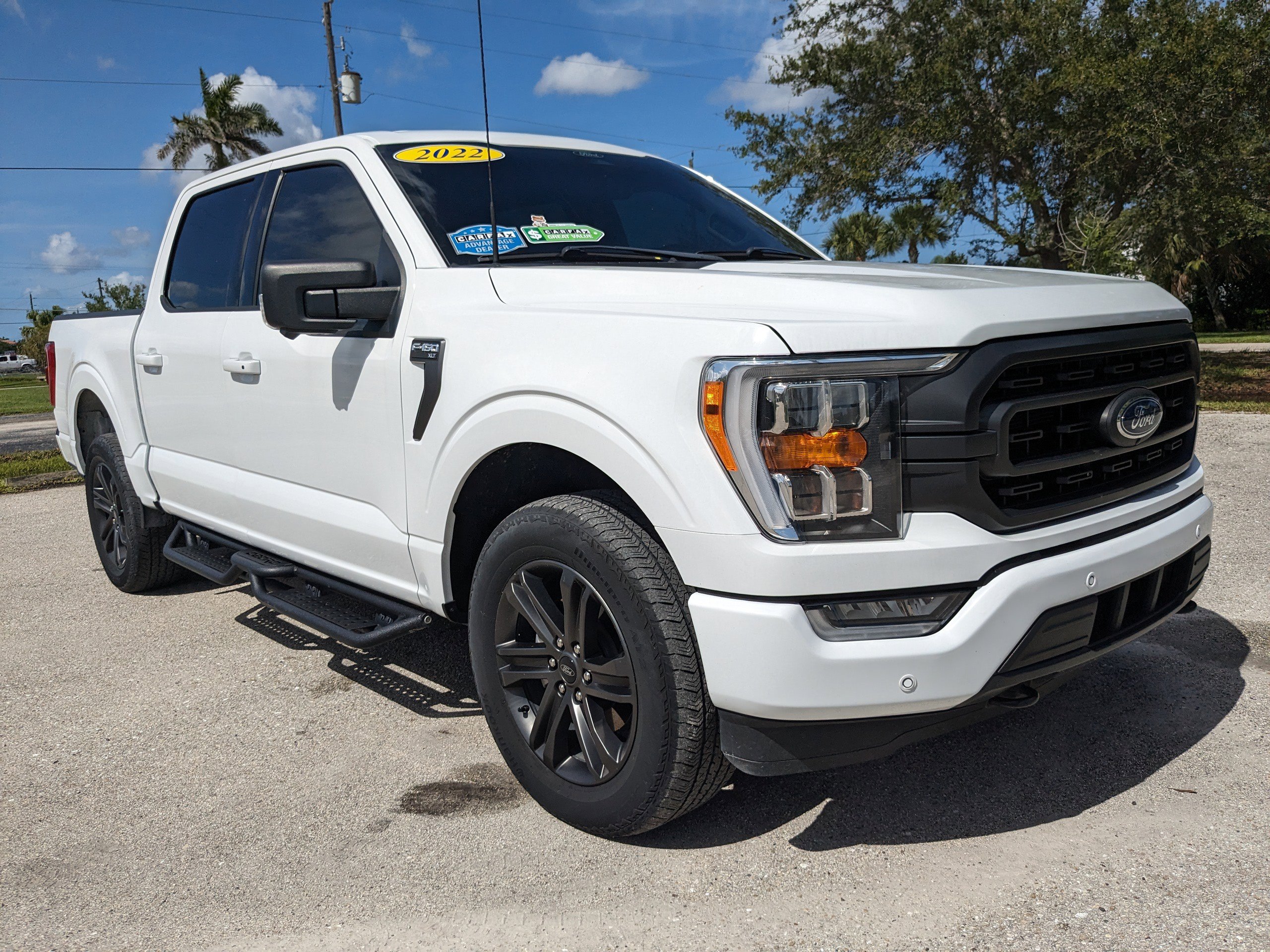 2022 Ford F-150 XLT photo 2