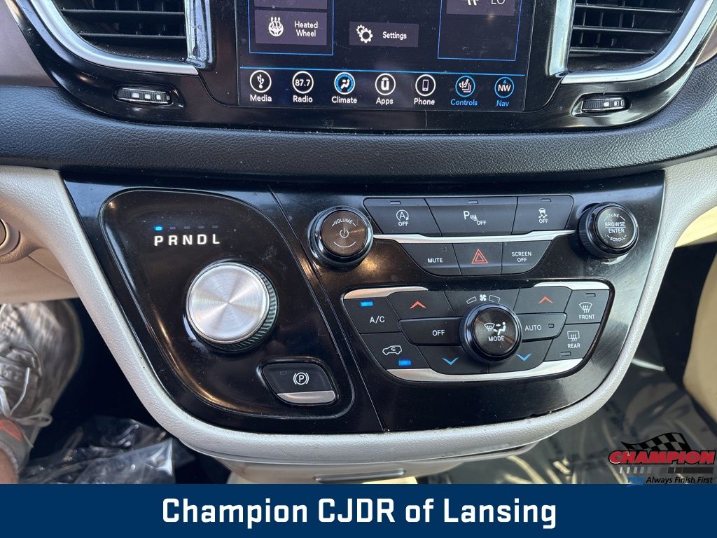 2018 Chrysler Pacifica Touring Plus photo 28