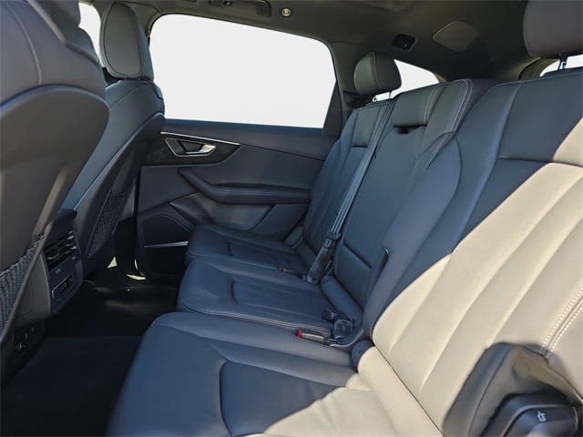 2025 Audi Q7 55 Premium Plus photo 15