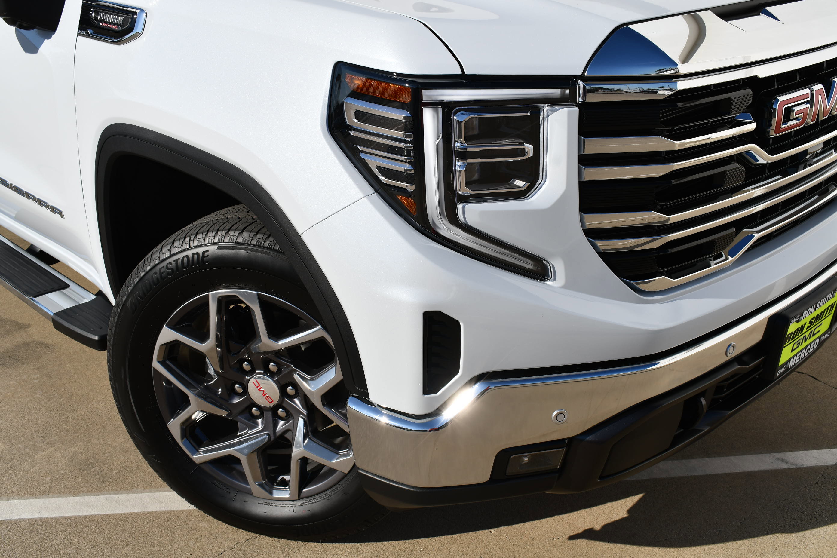 2026 Gmc Sierra 1500 SLT photo 3