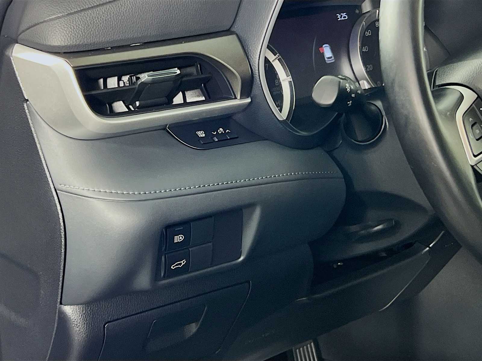 2022 Toyota Highlander XLE photo 8