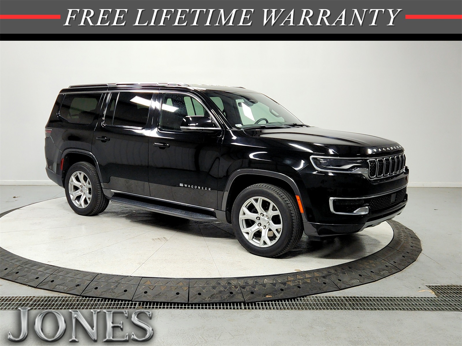 2022 Jeep Wagoneer Series II's photo