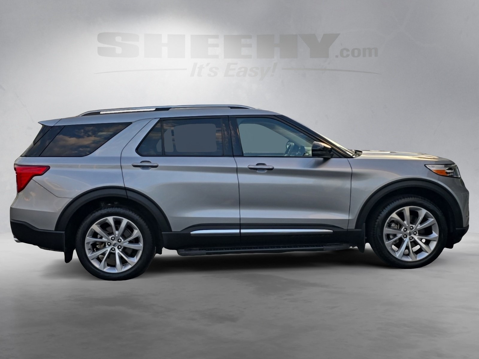 2022 Ford Explorer Hybrid Platinum photo 13