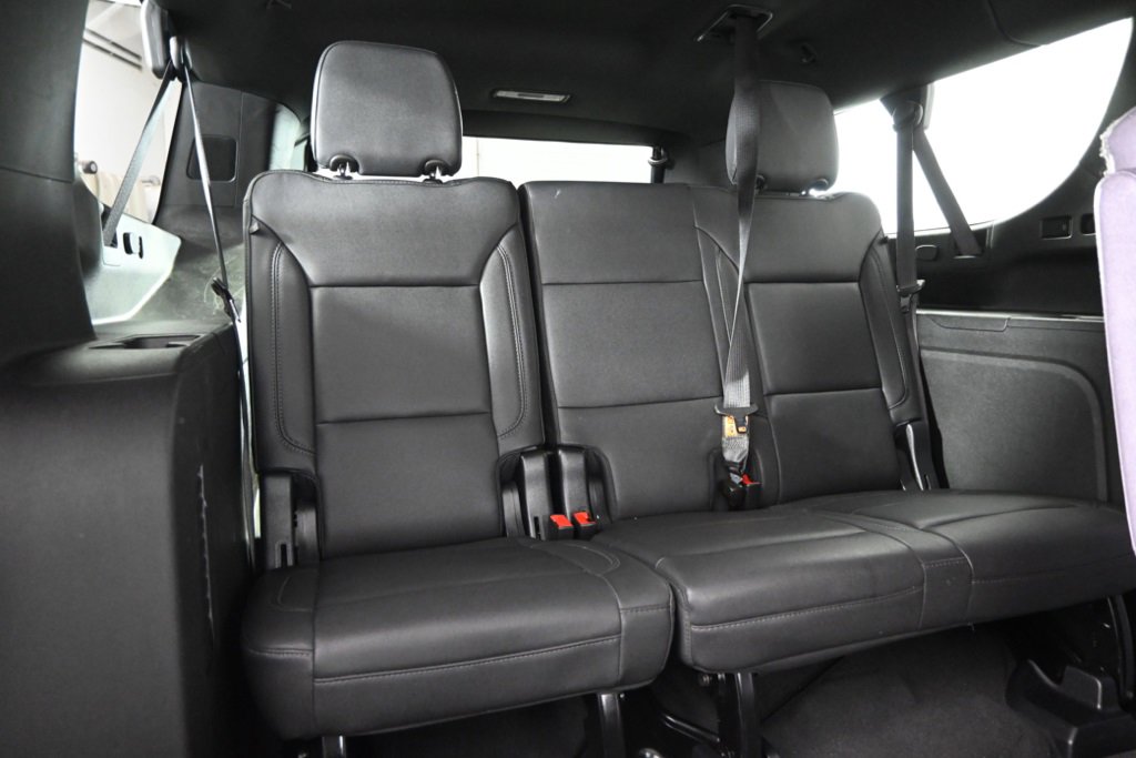 2023 Chevrolet Suburban LT photo 16