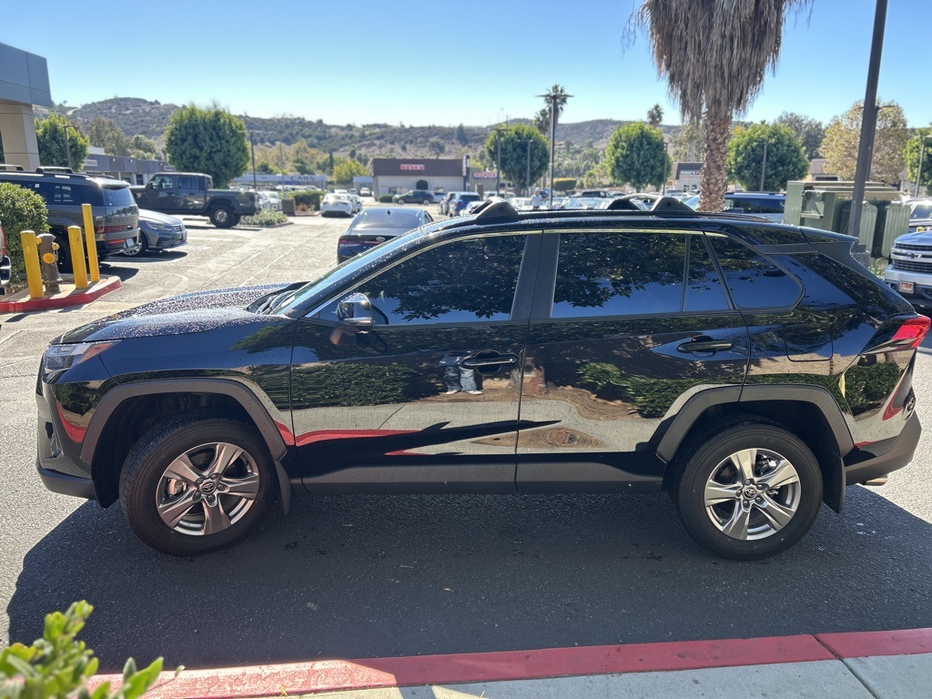 2024 Toyota RAV4 XLE photo 2