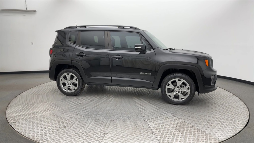 2022 Jeep Renegade Limited photo 9