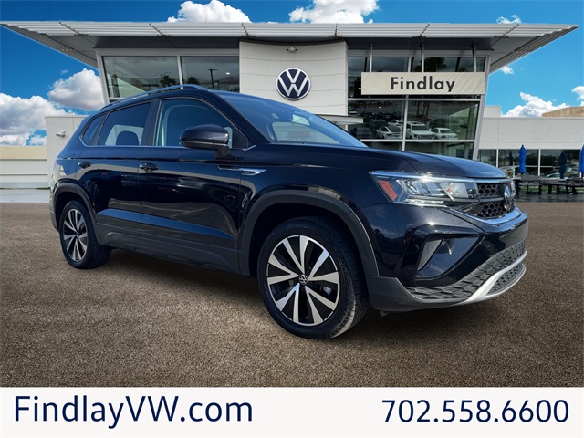 2023 Volkswagen Taos SE's photo