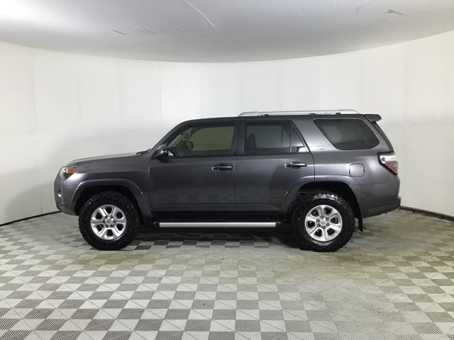 2017 Toyota 4Runner SR5 Premium photo 4