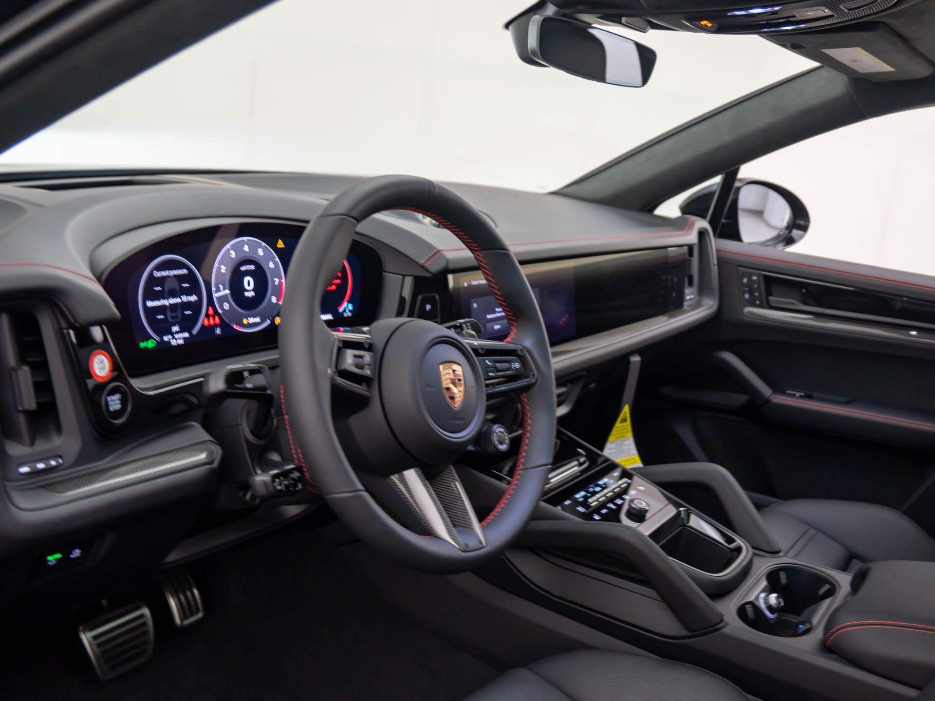 2025 Porsche Cayenne Coupe GTS photo 4