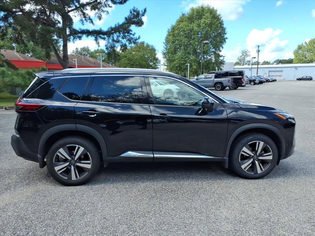 2023 Nissan Rogue SL photo 2