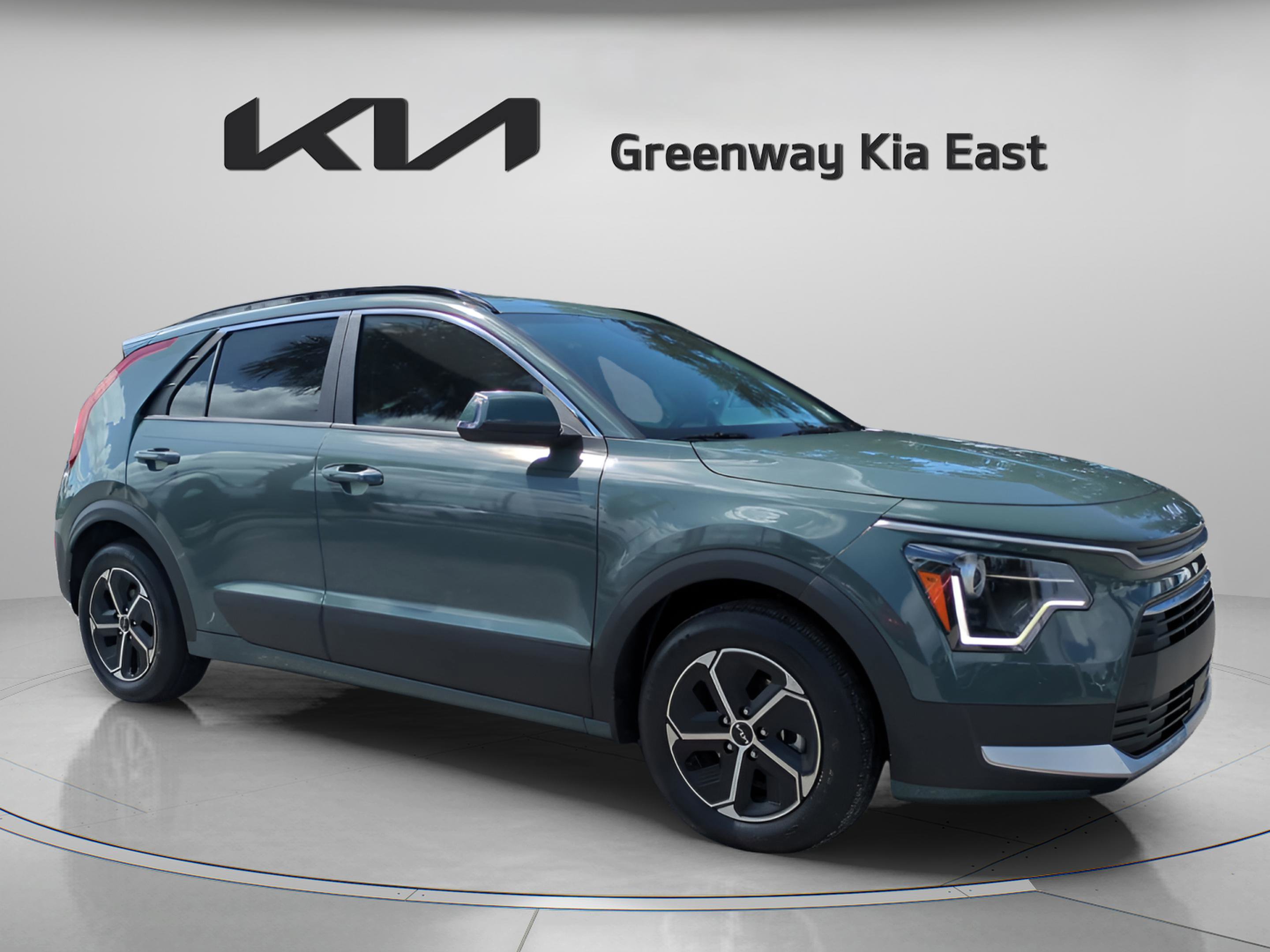 2023 Kia Niro EX photo 2
