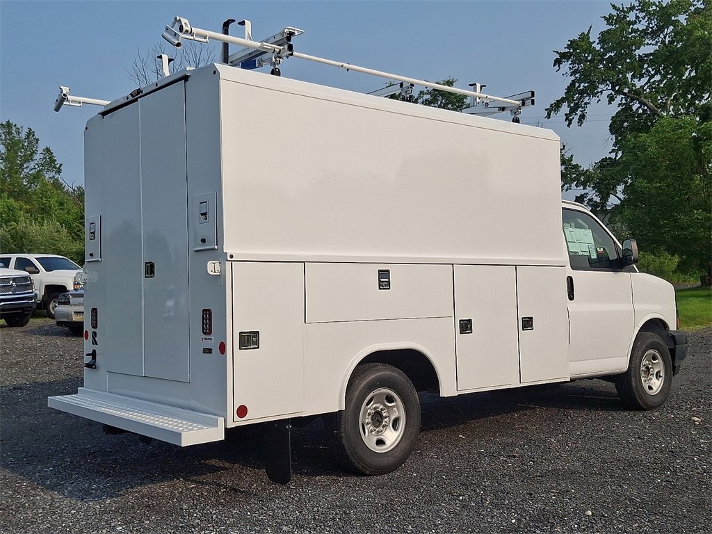 2025 Gmc Savana Cutaway 3500 photo 4