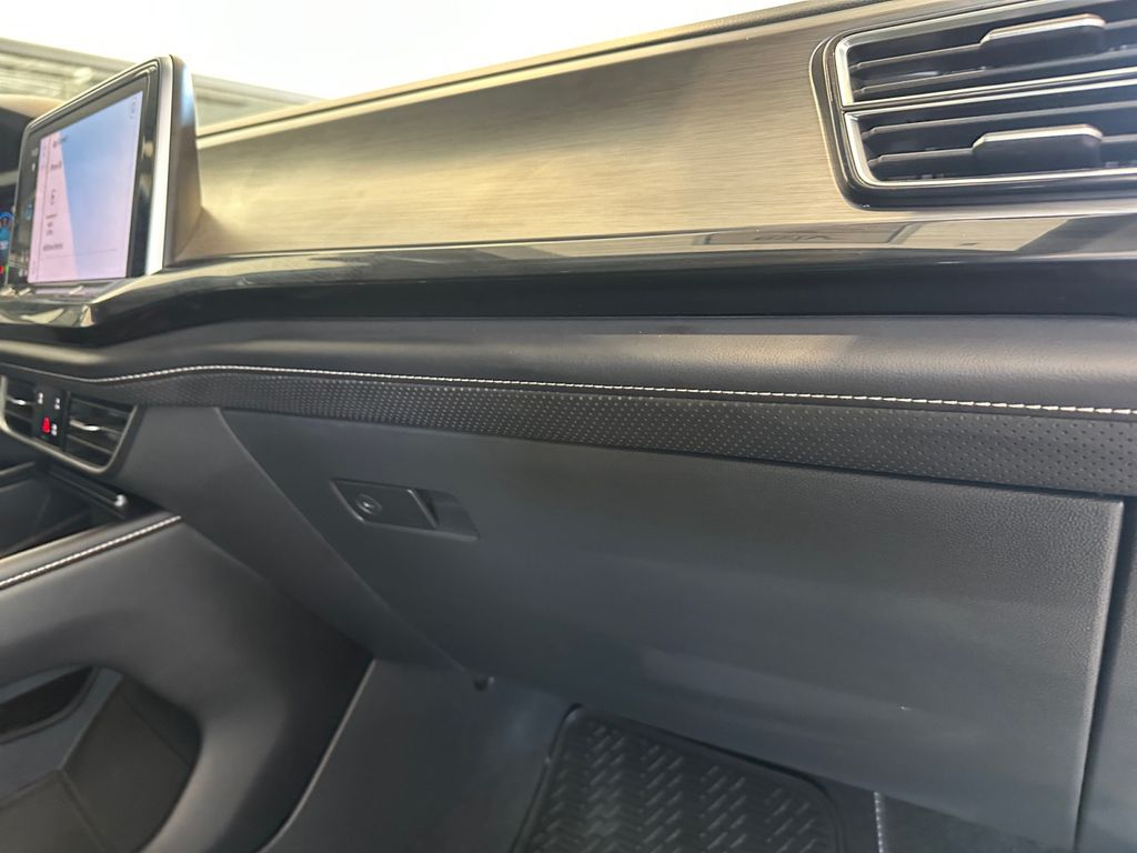 2024 Volkswagen Atlas Cross Sport SE photo 20