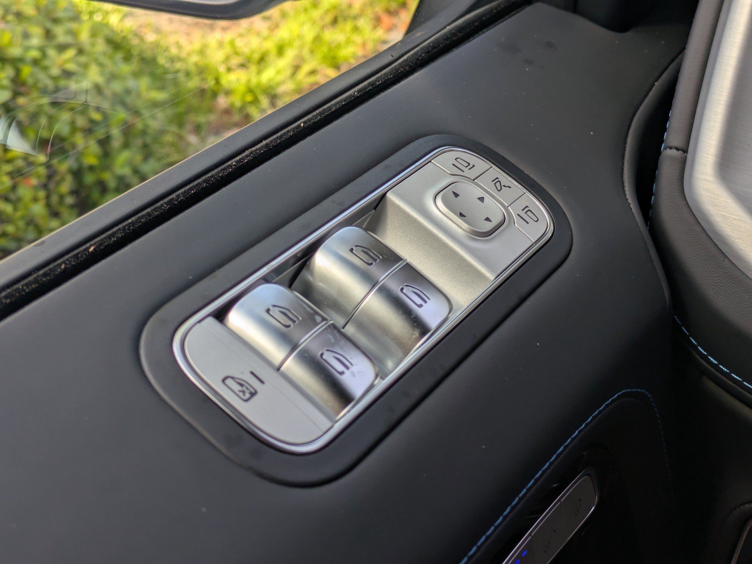 2025 Mercedes Benz G photo 24