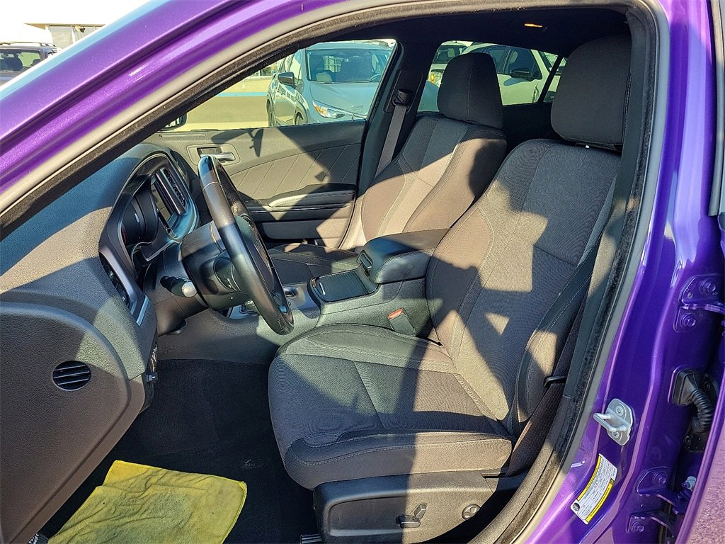 2019 Dodge Charger SXT photo 19