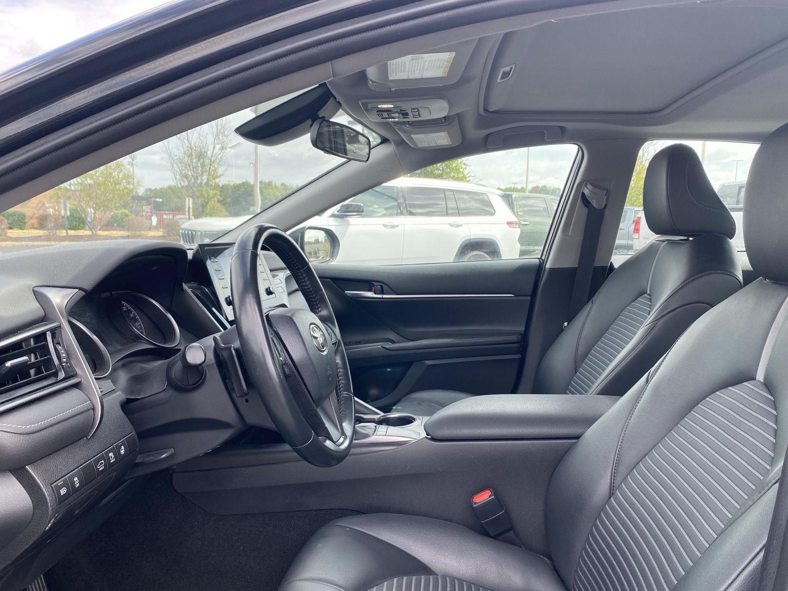 2023 Toyota Camry SE photo 6