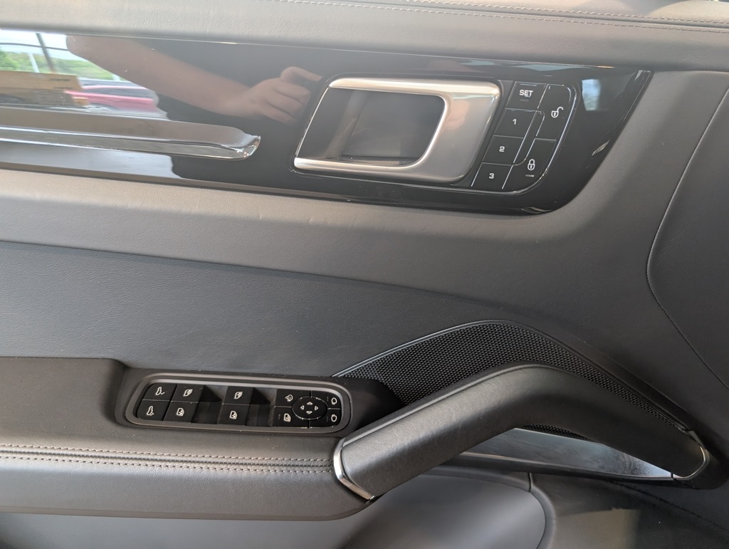 2019 Porsche Cayenne Turbo photo 11