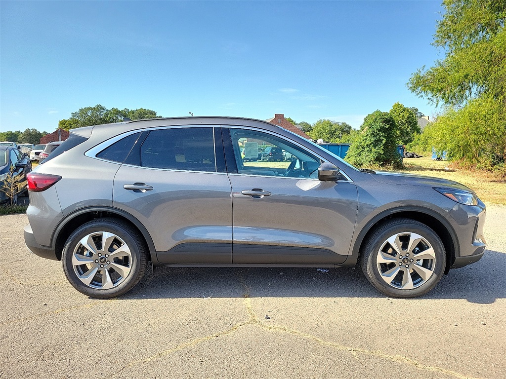 2025 Ford Escape Platinum photo 4