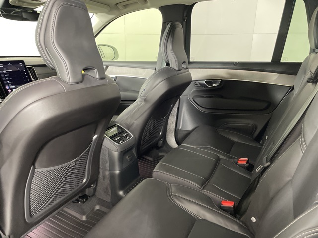 2025 Volvo XC90 T8 photo 35