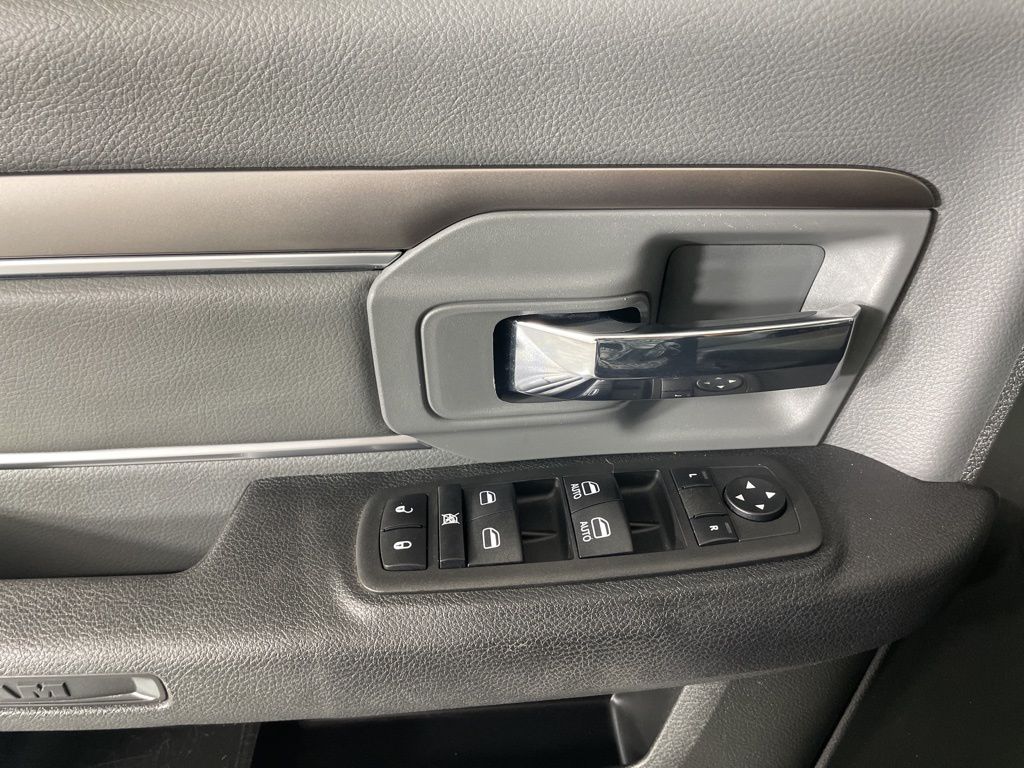 2023 Ram 1500 Classic SLT photo 18